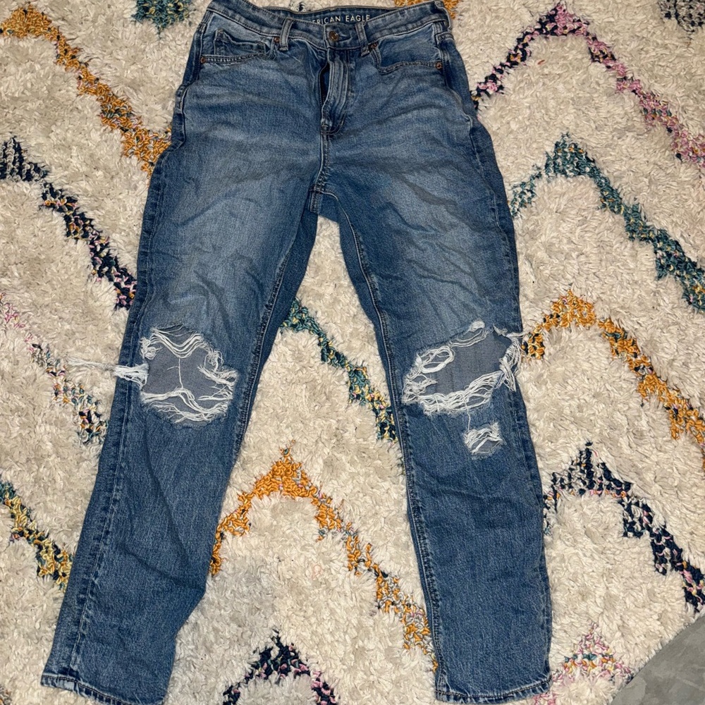 American eagle size 6 mom jean